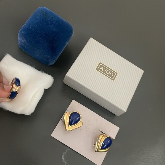 Vintage AVON Ring & ClipOn Earrings Set. Never Worn / Pet & Smoke Free Home. - Picture 4 of 4